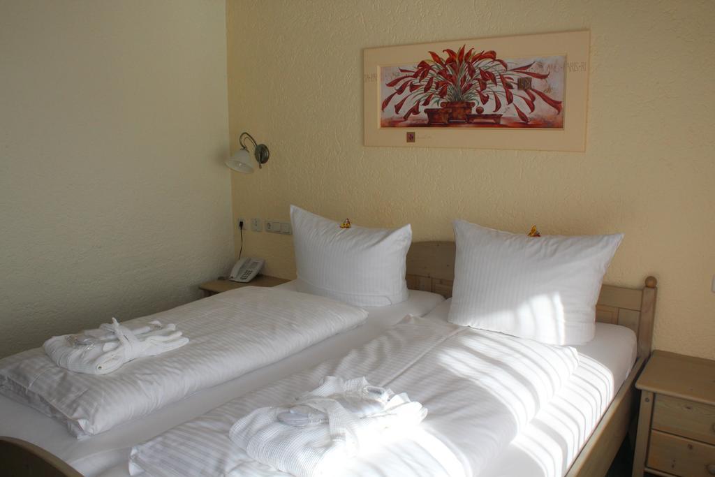 Hubertushof Hotel Garni Оберштауфен Номер фото